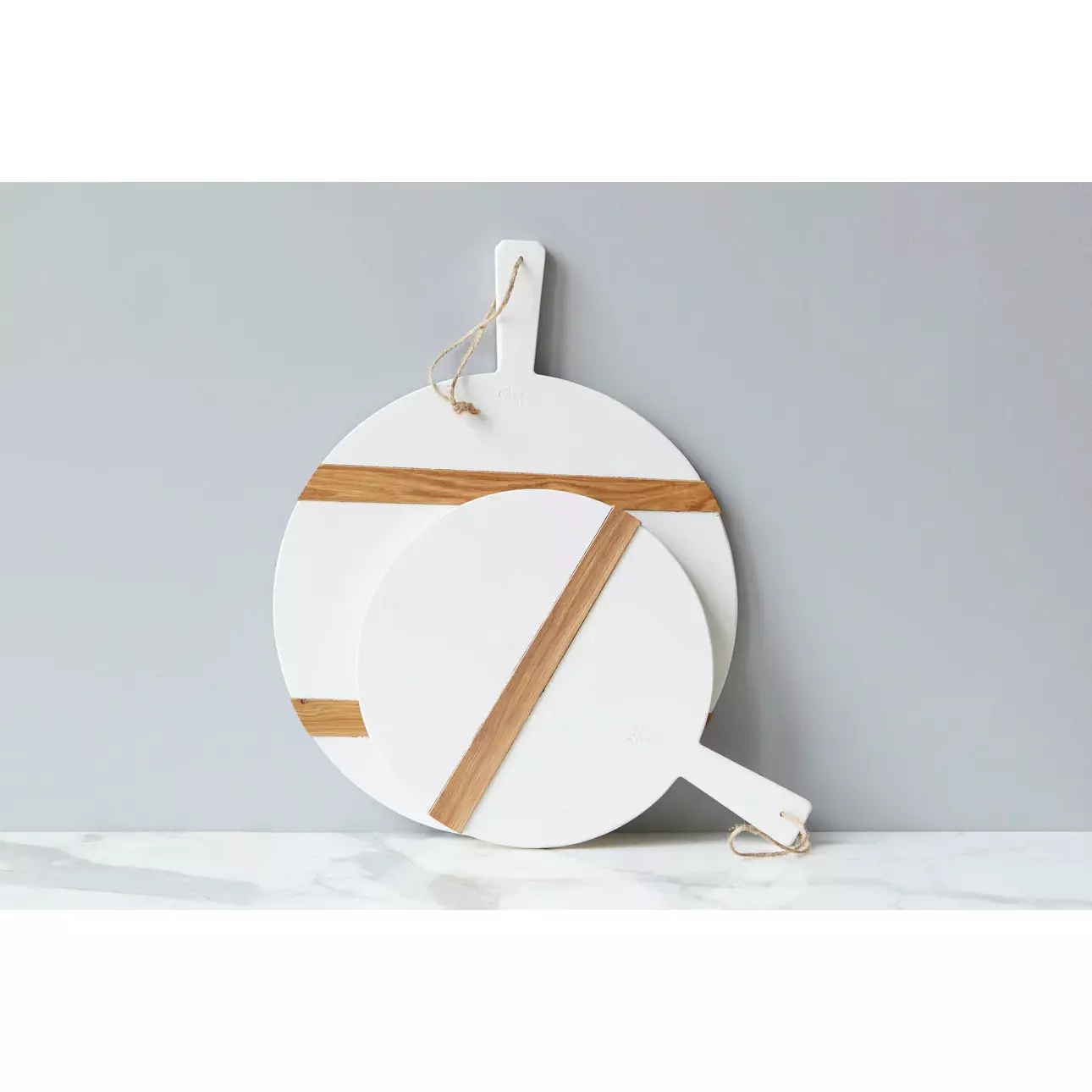 etúHOME White Round Mod Small Charcuterie Board ~ IN-STORE PURCHASE ONLY - Image 4