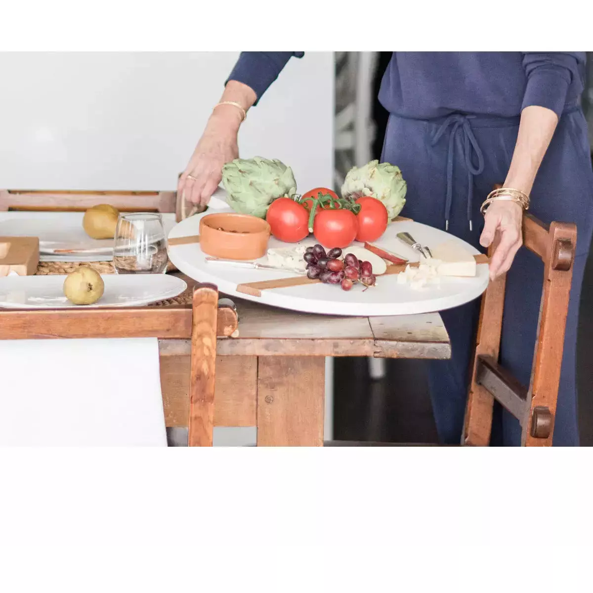 etúHOME White Round Mod Medium Charcuterie Board ~ IN-STORE PURCHASE ONLY - Image 9
