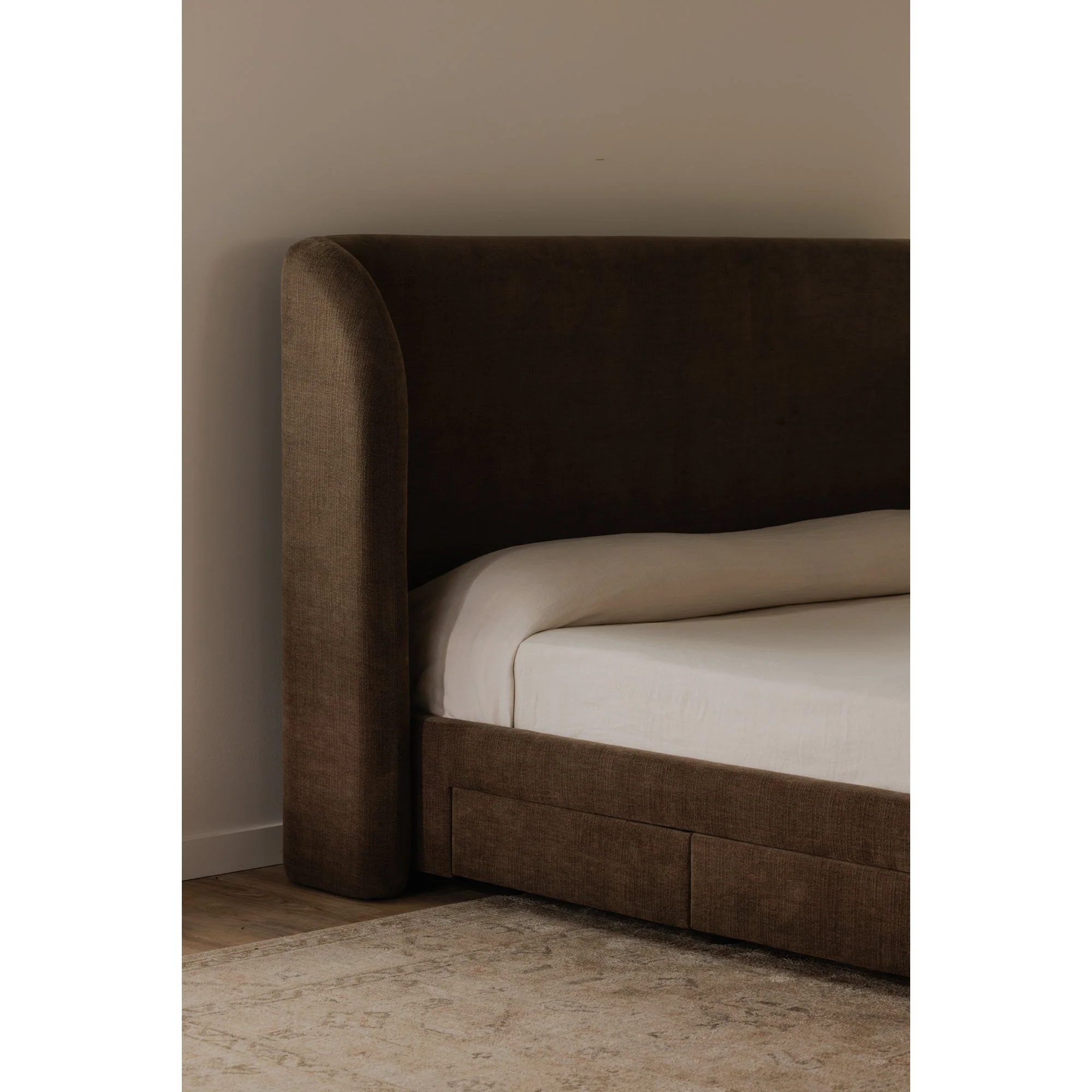 Moe's Home Collection Sophia Brown Queen Bed - Image 13